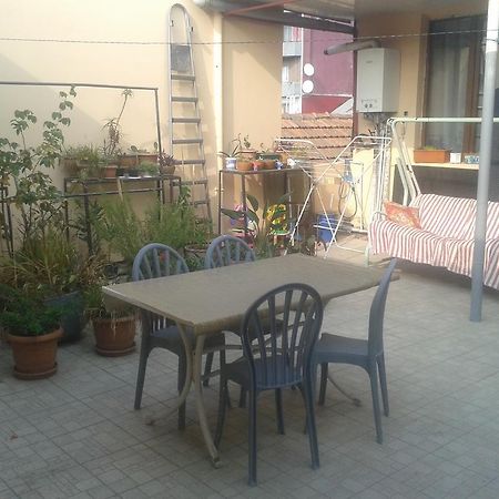 Hôtel Maxim Mini à Batoumi Extérieur photo