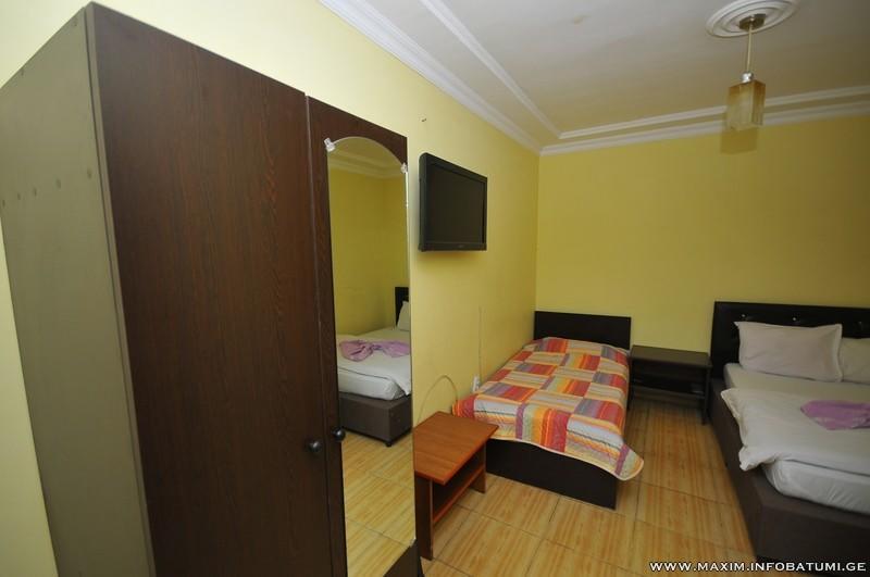 Hôtel Maxim Mini à Batoumi Extérieur photo